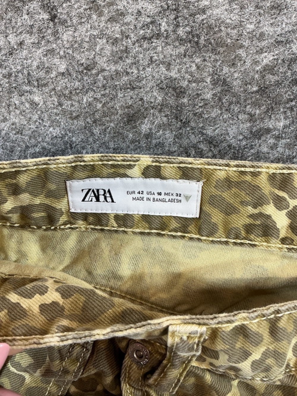 Zara Leopard Print Straight Leg Denim Size 10 - Picture 3 of 4